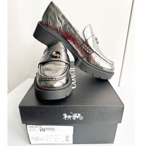 Coach Leah Crinkle Silver Metallic Leather Loafer Size 7 Whimsigoth Emo 90s Y2K